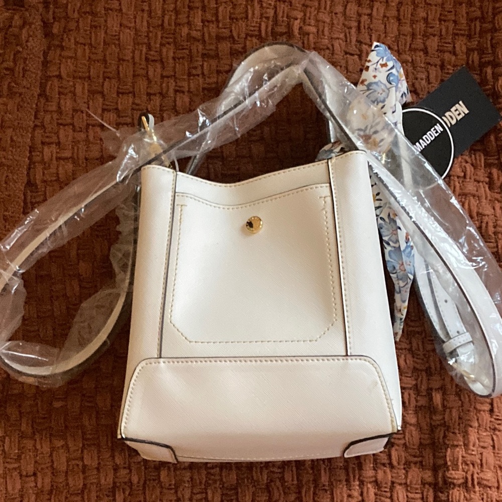 NWT Steve Madden Bellie Scarf Bucket Bag